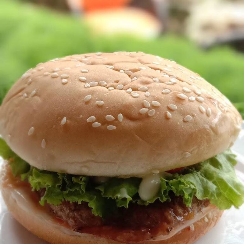 

Chicken Burger / Burger Ayam (makanan siap saji)