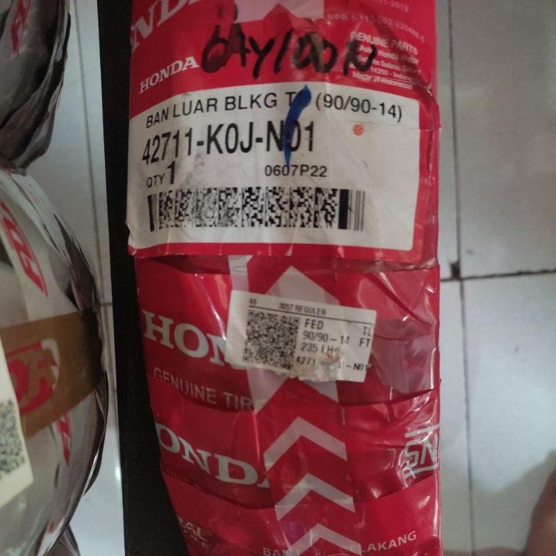 Ban Luar belakang Tubles 90/90 14 Beat, Vario ori Ahm