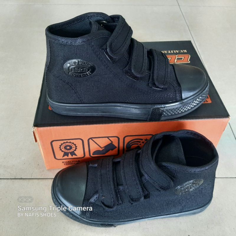 sepatu import n#b anak sekolah sd tempel velcro perekat size 32-35