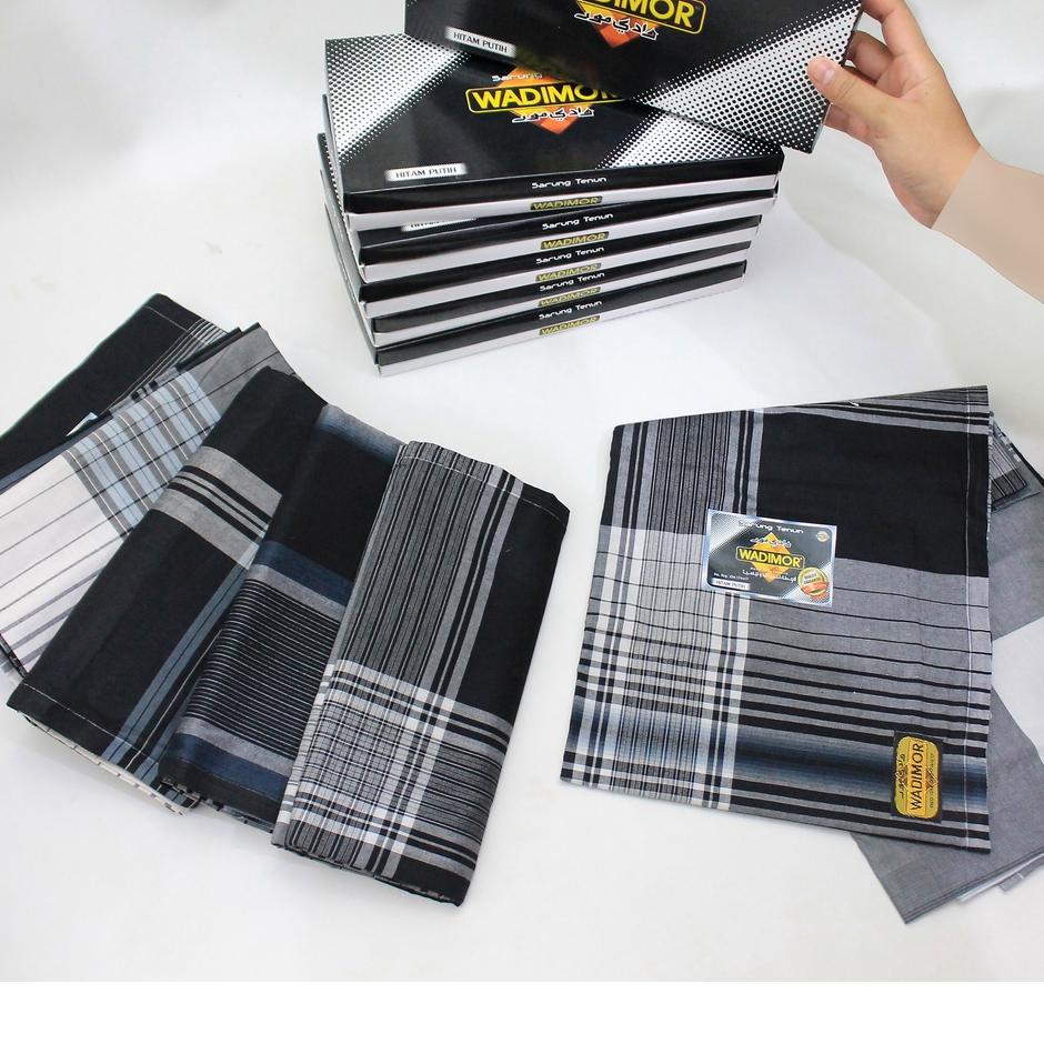 "KBG.12Ja23a" [BLACK WHITE] Sarung WADIMOR hitam putih garis kotak kotak Black and white Kain Tenun 