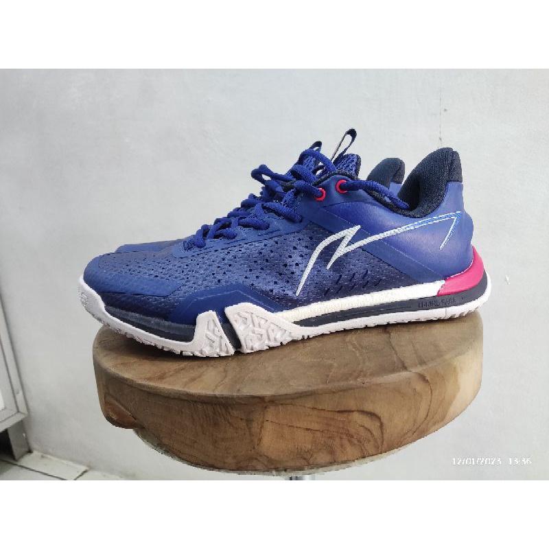 Sepatu Badminton Lining Saga SE