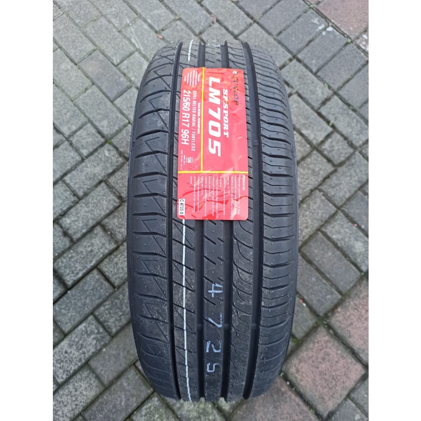 Dunlop LM705 -215/60 R17 Ban Mobil