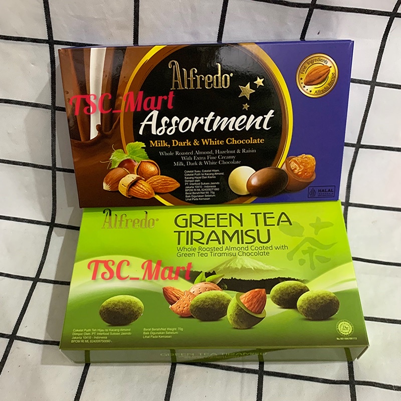 

Alfredo Green Tea Tiramisu Chocolate 70gr / Alfredo Assortment Tiramisu Chocolate 70gr / Cokelat / Coklat / Alfredo / Green / Tea / greentea / matcha / Assortment / Tiramisu / Chocolate / 70gr / Milk / dark / white / isi / almond / teh / hijau