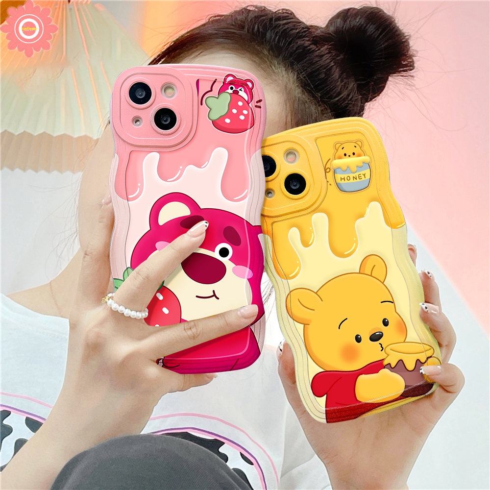 Kartun Manyo Strawberry Bear Case Kompatibel Untuk iPhone 7Plus XR 11 13 12 14 Pro Max X XS Max 6s 14 7 8 6 Plus SE 2020 Lucu Winnie The Pooh Lembut Tpu Penutup Tepi Bergelombang