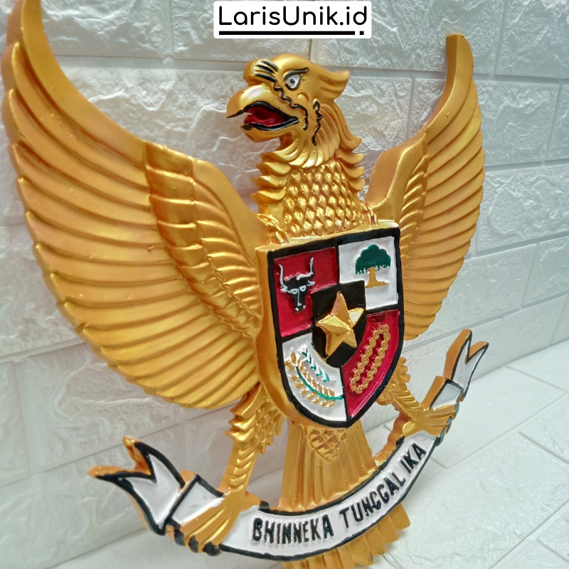 Garuda Pancasila Hiasan Dinding Burung Garuda Lambang Negara Gold Fiber 30CM