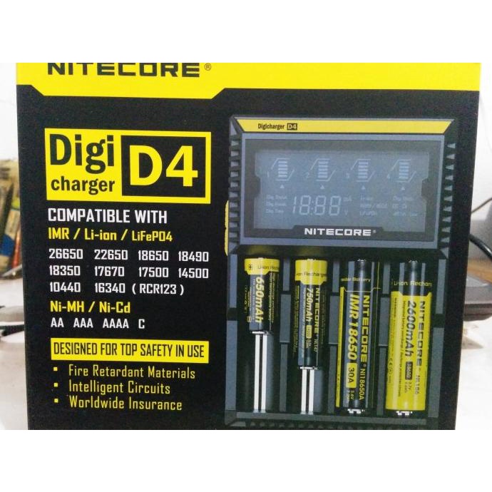 Nitecore D4 Digital Charger Baterai - 4 Slot Termurah