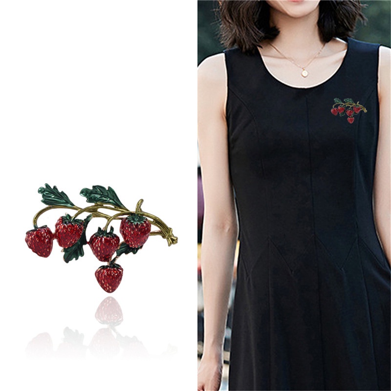 [AIYU] Baju Kaos Distro Pria Wanita Lengan Pendek Bros strawberry Enamel Merah Untuk Wanita Warna Merah pin brooch Desain Tanaman Lucu high quality