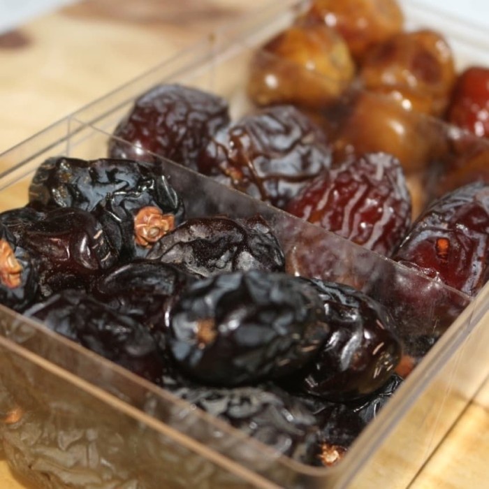 

PAKET KURMA PREMIUM 3 IN 1 AJWA MEDJOL SUKARI