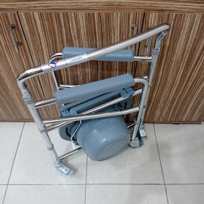 Kursi Bab Lansia Lipat Roda / Kursi Puk Commode Chair Pispot Roda