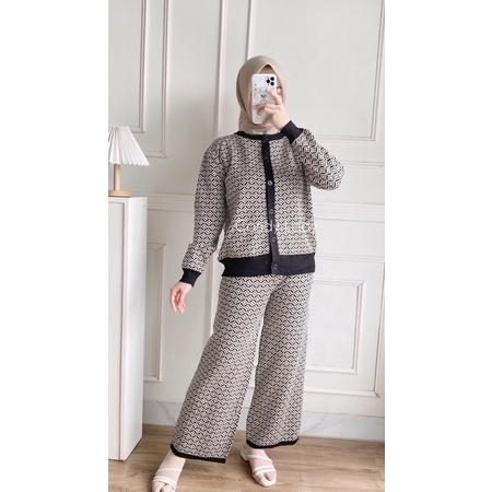 Davia Knit Set