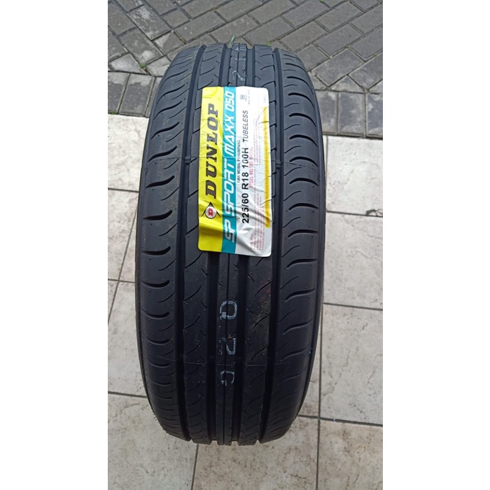 Dunlop Sport Maxx 050 Ukuran 225/60 R18 Ban Mobil