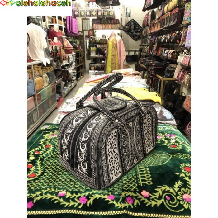 Tas Golf puntung kecil motif khas Aceh