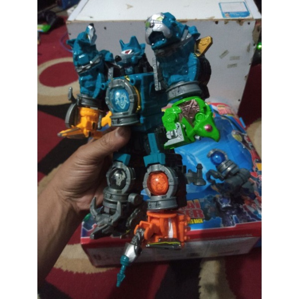 MEGA ZORD  UCHUSENTAI KYURANGER robot power ranger kondisii mantep kardus aga penyok barang baru stok lamaaarobot yg bisa d bongkar pasang ukuran cukup besar pokonya indah di mata untuk harga yg hemat