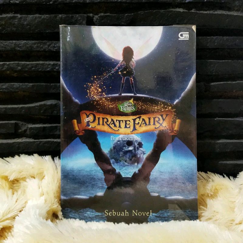 Novel Fantasi MG The Pirate Fairy - Stacia Deutsch