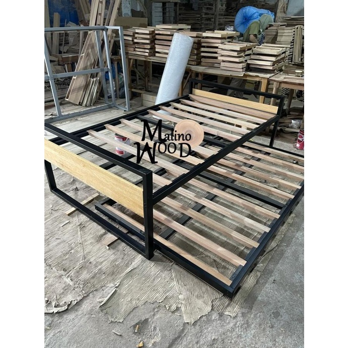 Dipan divan besi ranjang tempat tidur sorong