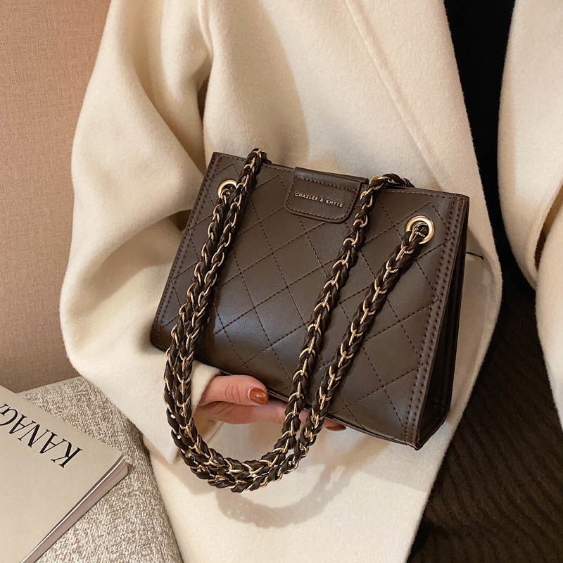 Red Tas wanita 2022 trendi baru musim gugur dan musim dingin desain khusus fashion all-match rantai belah ketupat berkapasitas besar tas Messenger satu bahu