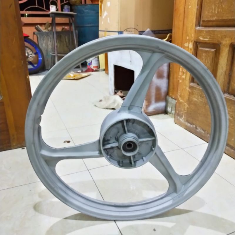 Velg bintang belakang yamaha palang merk sprint ukuran 160 pelg velg racing palang 3 merk sprint pnp