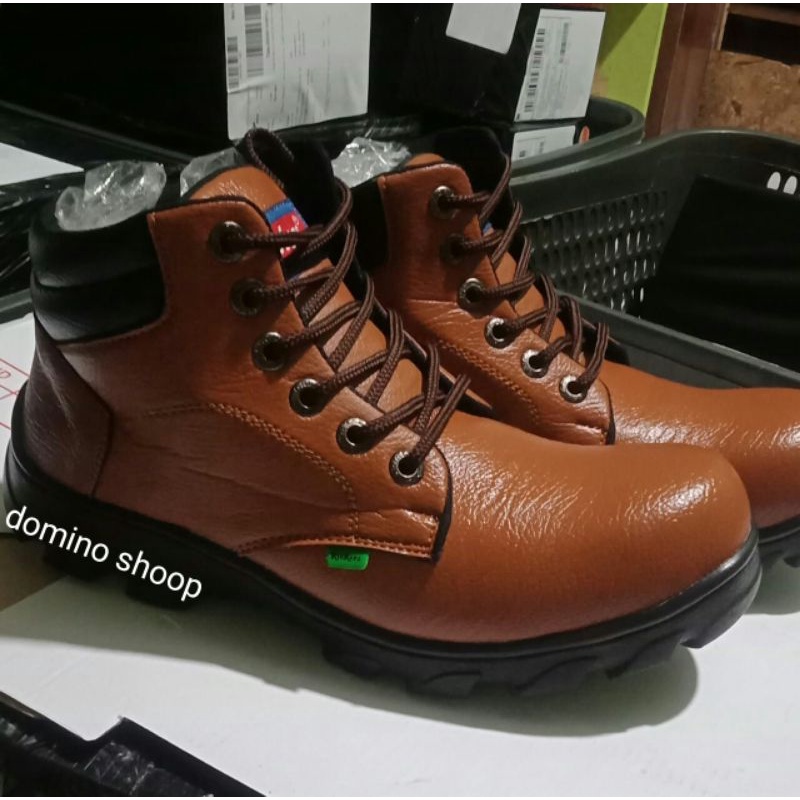 sepatu sefty boot pria ujung besi tracking bahan kulit sentetis kualitar premium