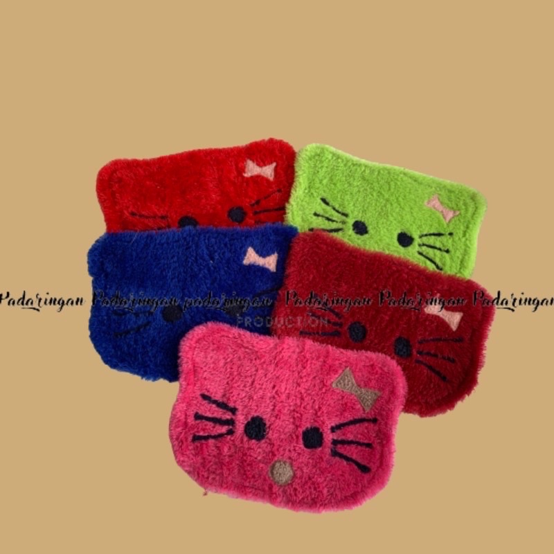 keset KARAKTER HELLOKITY / keset bulu karakter / keset bulu lembut / keset kaki / keset kamar tidur 