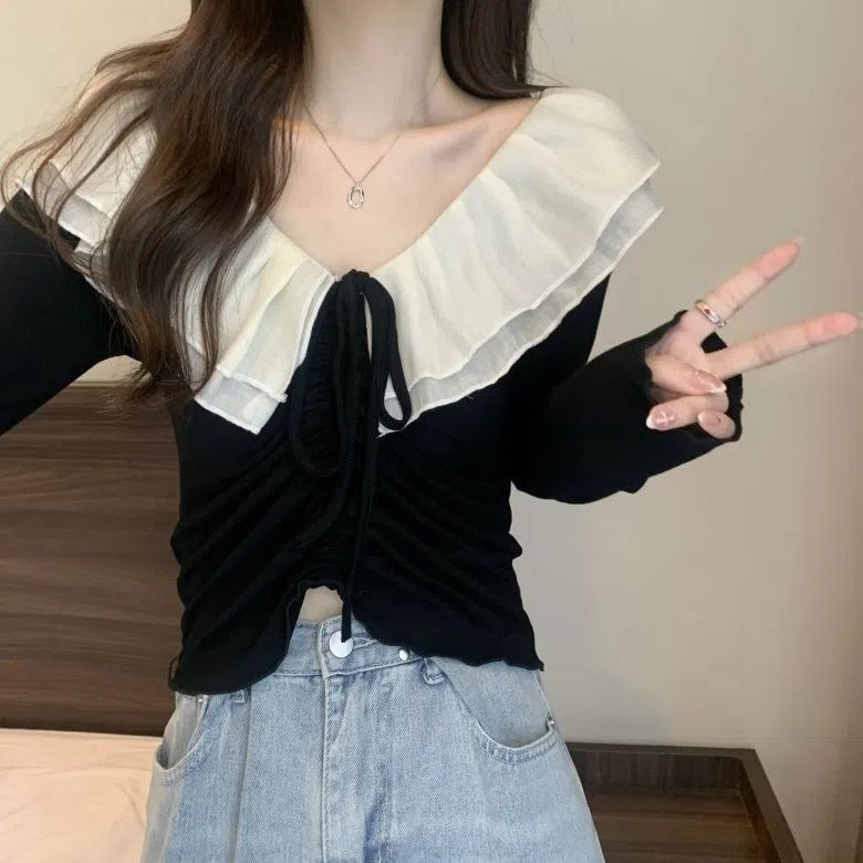 Red Bahasa Perancis Ruffles Serut Lengan Panjang T-shirt Wanita Musim Gugur dan Musim Dingin Model Pendek Bagian Slim Boneka Kerah Kayu tepi Telinga Top