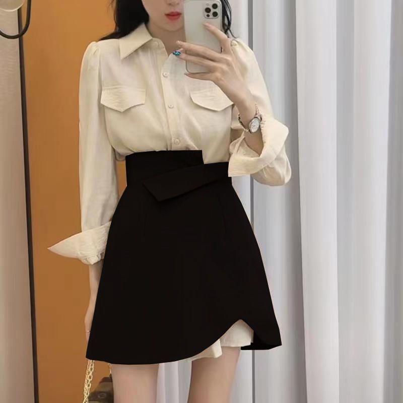 Red Frosty Style Shirt Wanita Rasa Desain Niche Retro Gaya Hong Kong Rok Pendek Rok Wanita Musim Gugur Slimming Suit dua Potong Set