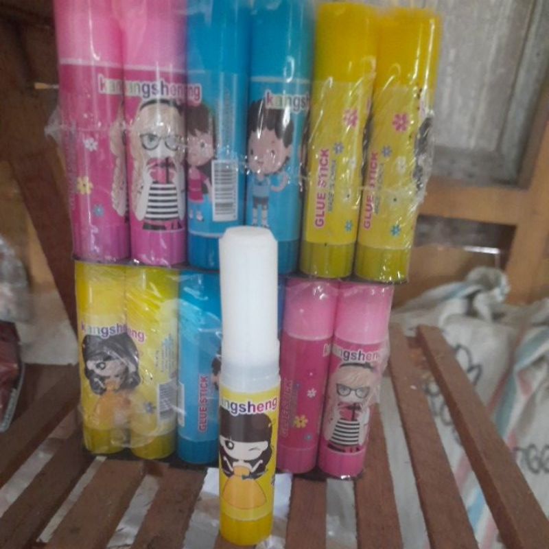 

glue stik (lem kertas)