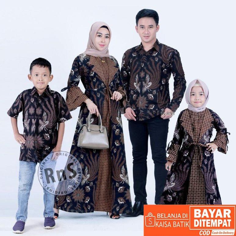 Produk - Baju Couplelan Pasangan Terkini Untuk Pesta Kondangan Couple Kebayak Keluarga Modern Kebaya Hitam Sarimbit Kebayak Baju Batik Keluarga Batik Couple Keluarga Baju Batik Seragam Keluarga Baju Batik Couple Keluarga Batik Keluarga Gamis Batik Couple