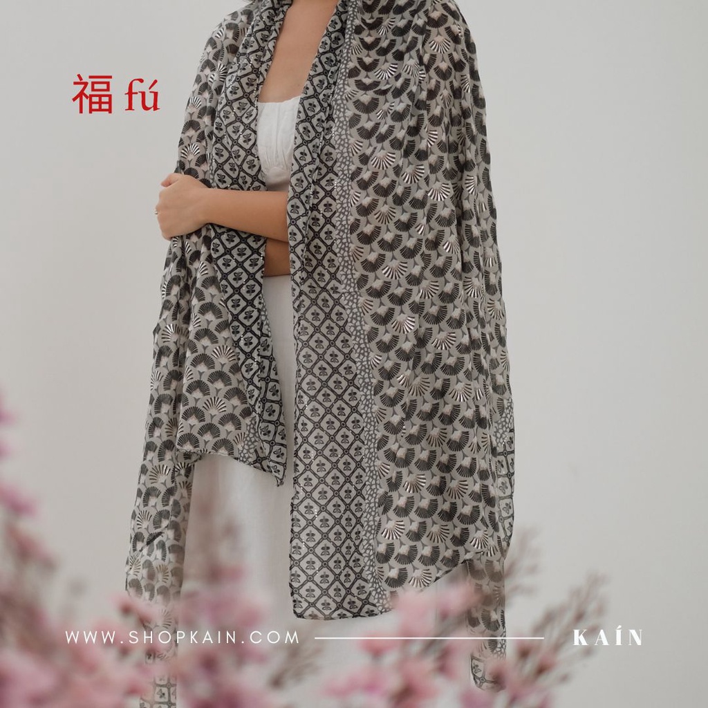 SHOPKAIN Shaan Shawl in Charcoal - 福 Fú Collection