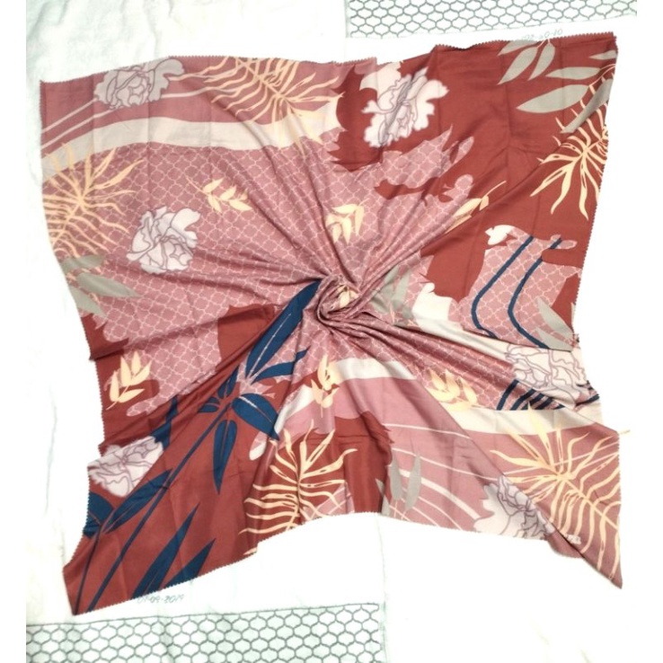 HIJAB SEGI EMPAT CORAK