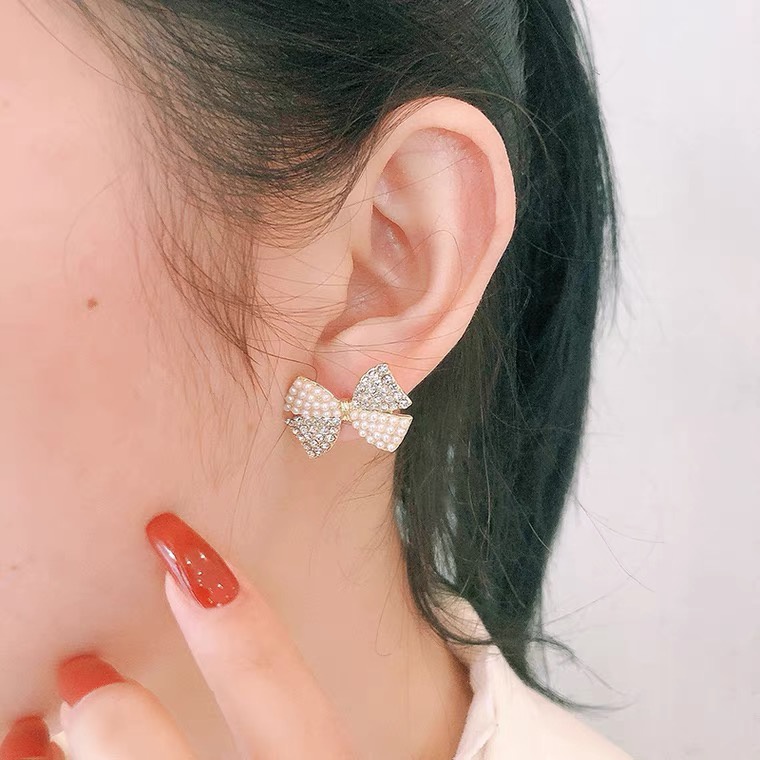 (Hello Girl)E11 Anting Mutiara Fashion Wanita Mutiara Putih Kecil Panjang Stud Earrings Import