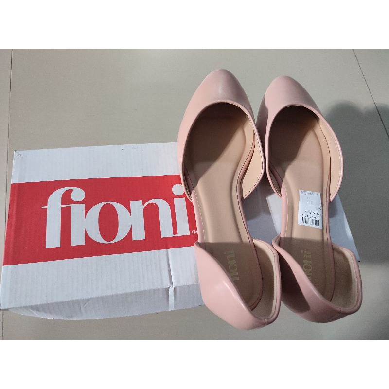 Brand New Fioni Flat Shoes Pink Sendal Sepatu