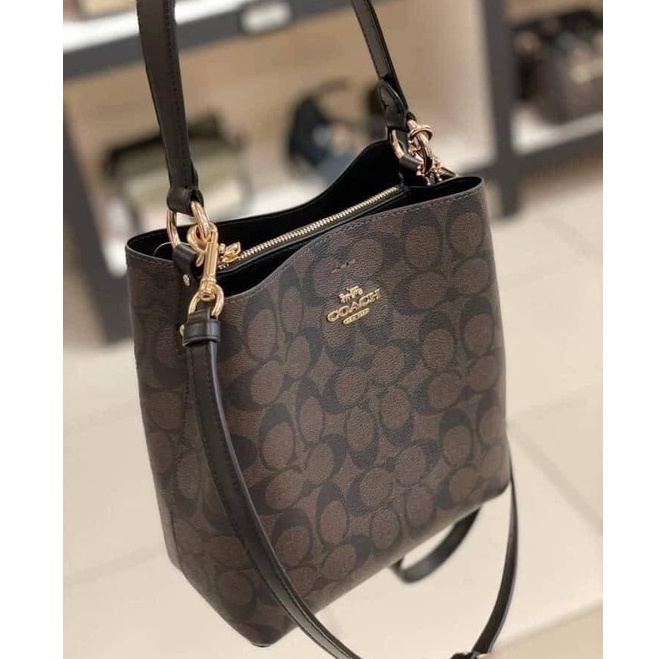 coc 2312 1011 2811 3238 8610 7975 2310 3411 Small Town Bucket Bag