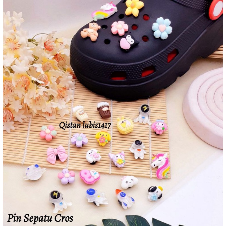 Pin Sepatu Cros/10 pcs