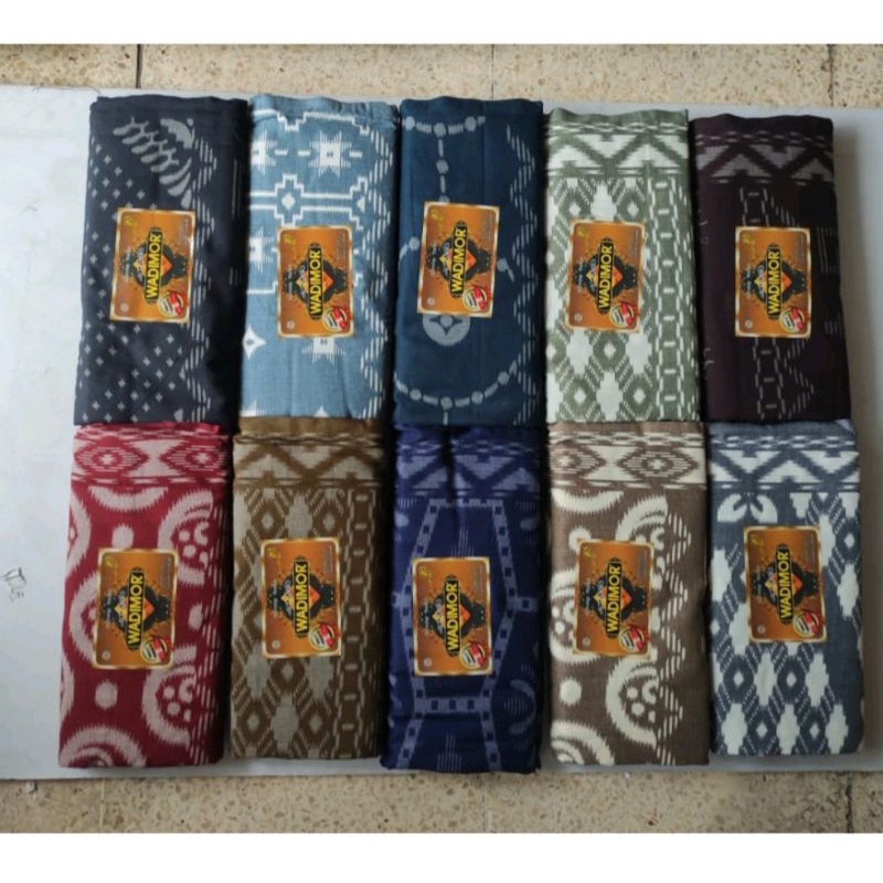 SARUNG WADIMOR MOTIF BALI /KEMBANG