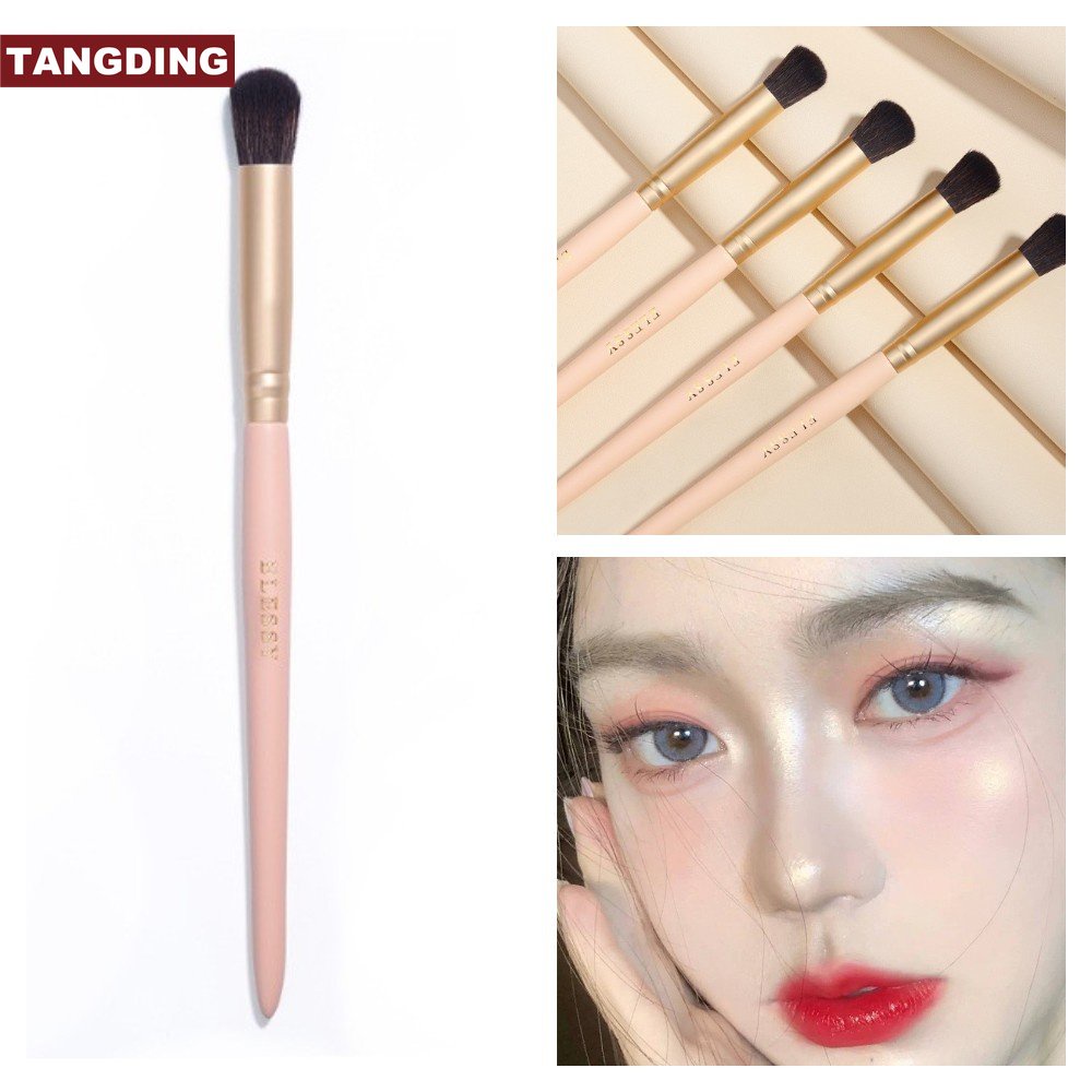 [COD Tangding] 1pc Kuas Makeup Rambut Lembut Portabel Flash Powder Highlight Brush Kecantikan Kosmetik Untuk Pemula