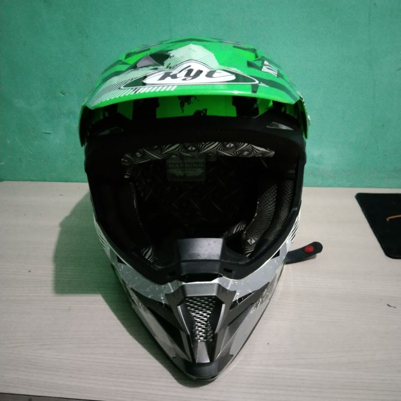 HELM KYT CROSS MOTIF KYT