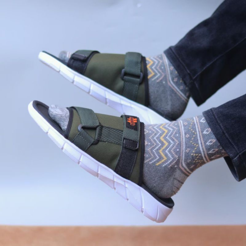 UNION | BIAS Sandal Casual Pria Slide Hangout Santai Slipers Cowo/Cowok Premiun Slide Pria Gaya Trendy Terbaru 2023