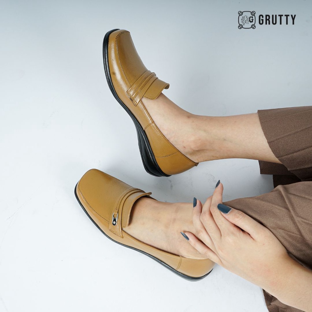 Sepatu wanita pantofel sepatu kantor wanita Flat sepatu kulit wanita tanpa hak Grutty AX023 TAN