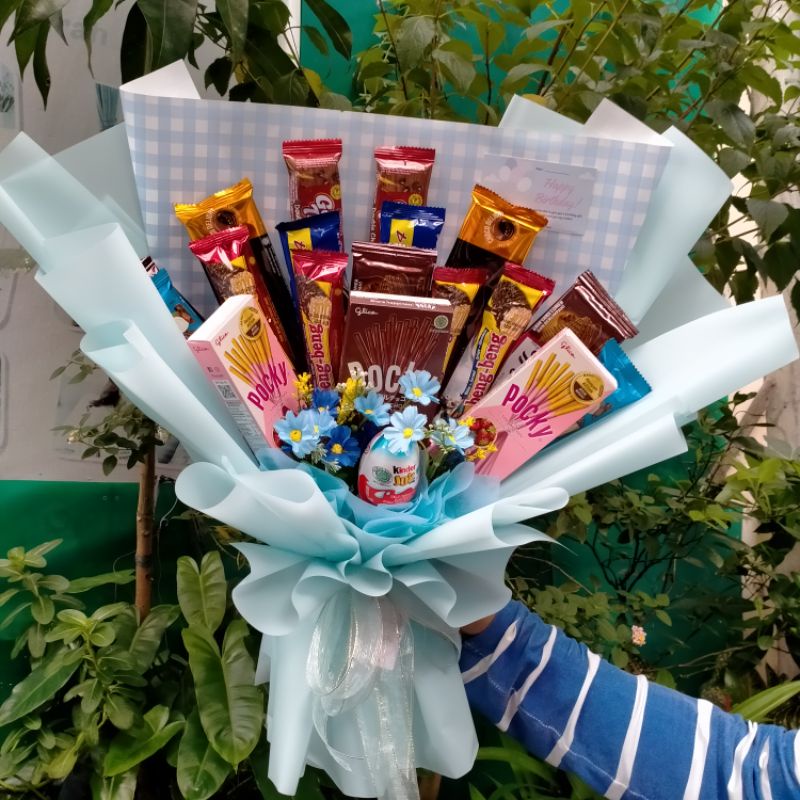 

BUKET SNACK KADO ULANG TAHUN KADO WISUDA