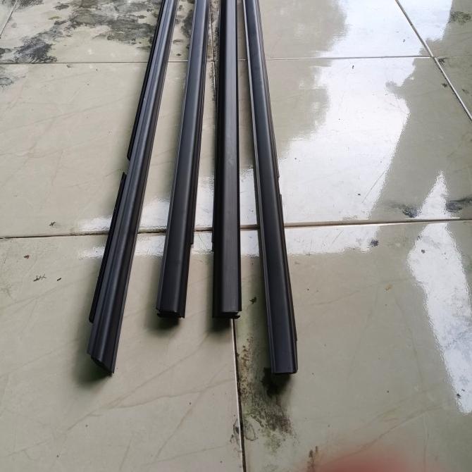 Pelipit Kaca Luar Suzuki Apv Karet List Kaca Luar Apv Hrg 1 Set Ori