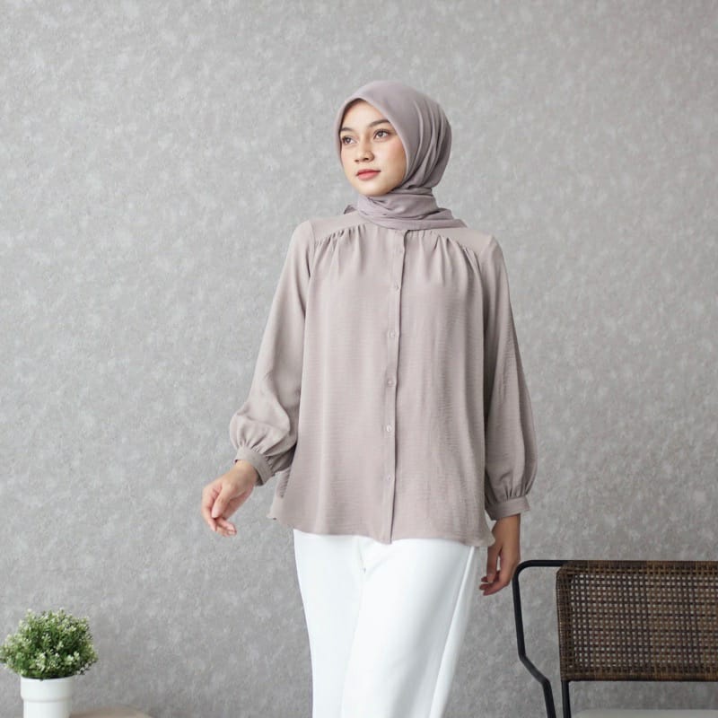 VAIA BLOUSE OVERSIZE / BAJU ATASAN WANITA CRINKLE AIRFLOW /KEMEJA WANITA TERBATU VIRAL (BANYAK SIZE M. L. XL)