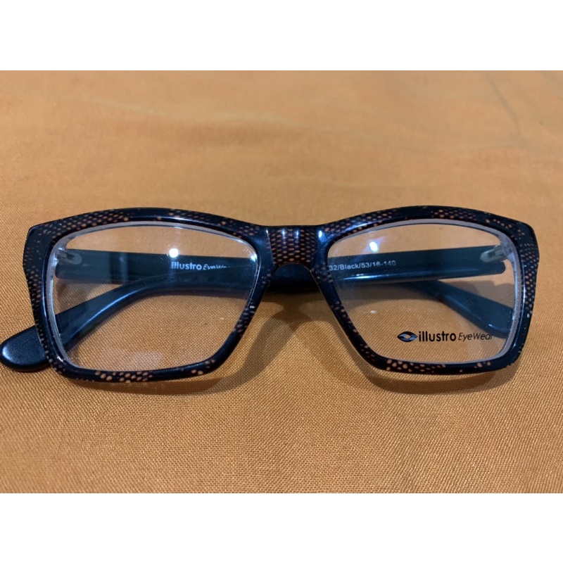 Frame Kacamata Illustro by Optik Melawai