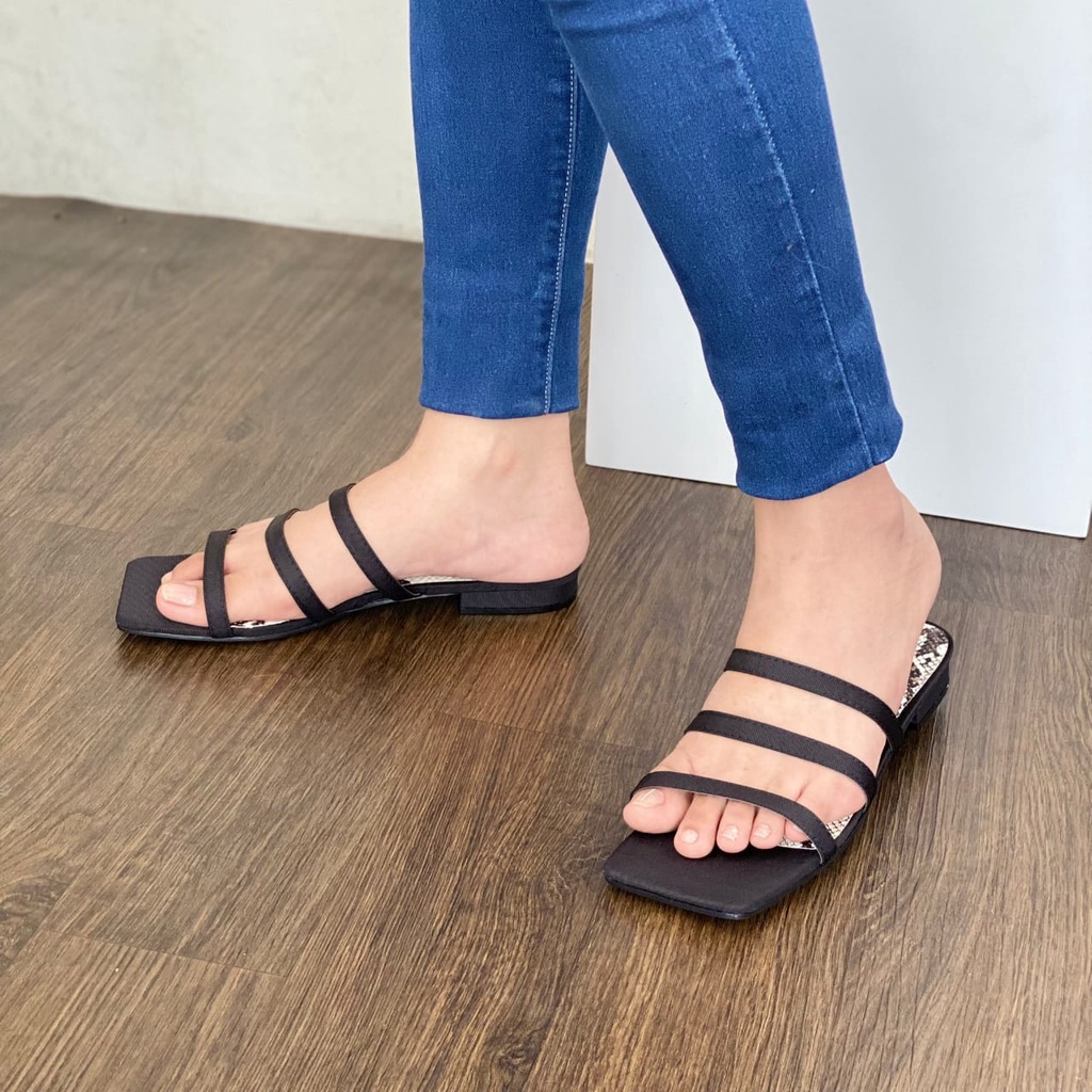 SANDAL WANITA CS-3316  FLAT
