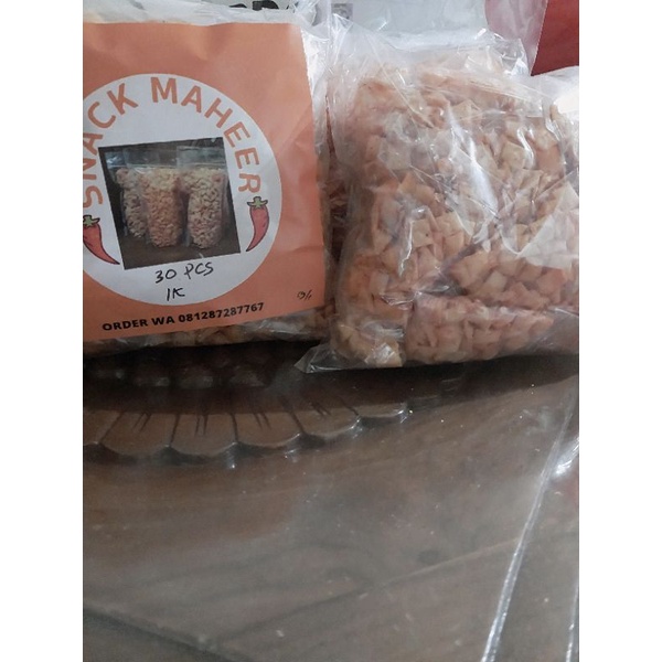 

KRIPIK PANGSIT BALADO