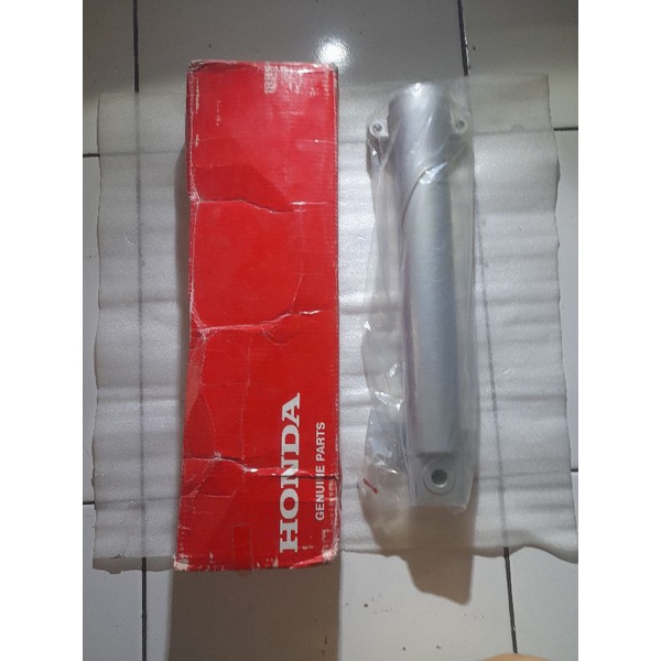 bottom tabung shock depan kiri tiger lawas