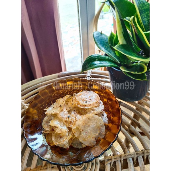 

Kripca Maknyozz | Keripik Kaca | Keripik Pedas Gurih