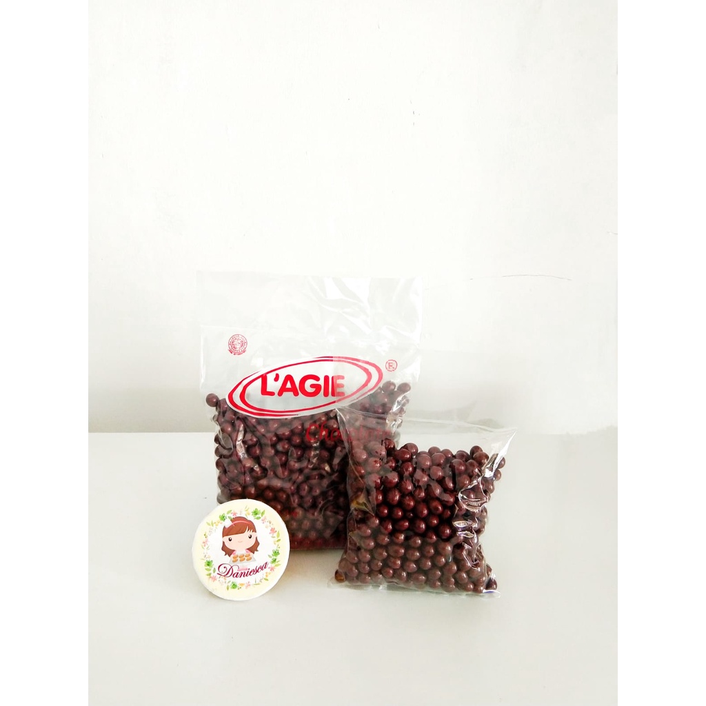 

.500gr coklat lagie Febby coklat isi kacang tanah ( ds bgr )