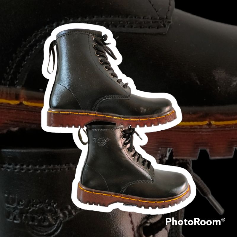 SEPATU CEWEK DOCMART 8 HOLE LOW BOOTS DR.MARTENS CEWEK HADE UK 36-41