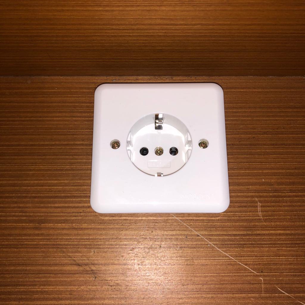 Morgen Saklar IB B Series MG-880 NPC Saklar IB StopKontak Arde