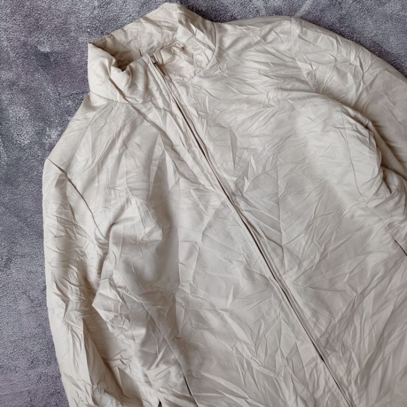JAKET UNIQLO SECOND